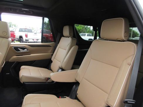 Used 2023 Chevrolet Tahoe Premier w/ Premium Package 2 AWD/4WD image 25