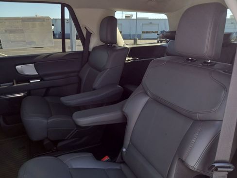 New 2025 Ford Expedition Active AWD/4WD image 15