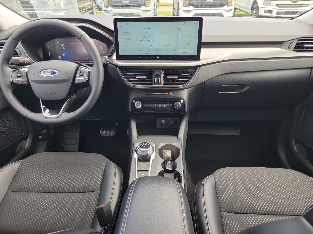 Certified 2025 Ford Escape SE FWD image 11