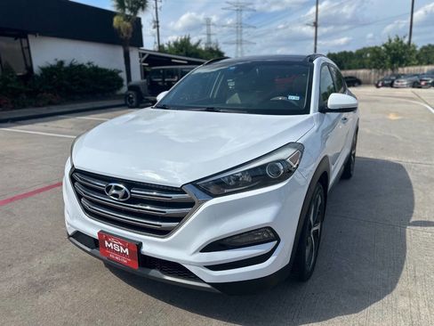 Used 2016 Hyundai Tucson Limited w/ Option Group 03 FWD image 1