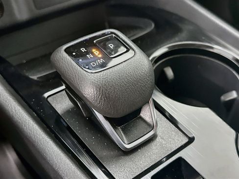 Used 2025 Nissan Rogue SV AWD/4WD image 24