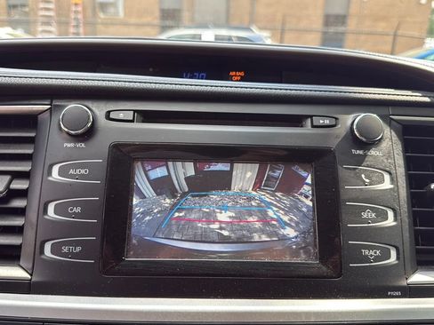 Used 2016 Toyota Highlander LE FWD image 39