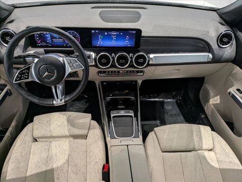 Certified 2025 Mercedes-Benz GLB 250 4MATIC image 18