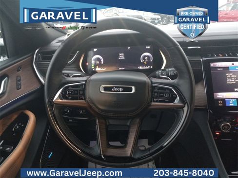 Used 2023 Jeep Grand Cherokee L Summit w/ Luxury Tech Group V image 14