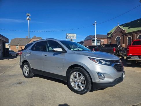 Used 2019 Chevrolet Equinox LT FWD image 4