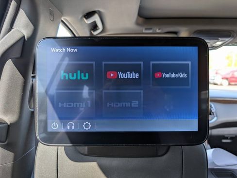 Used 2023 Chevrolet Suburban High Country image 21