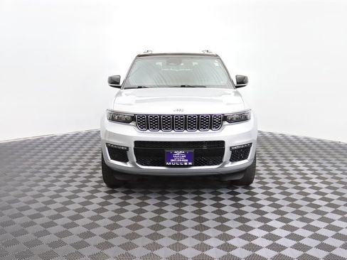 Used 2023 Jeep Grand Cherokee L Summit AWD/4WD image 4