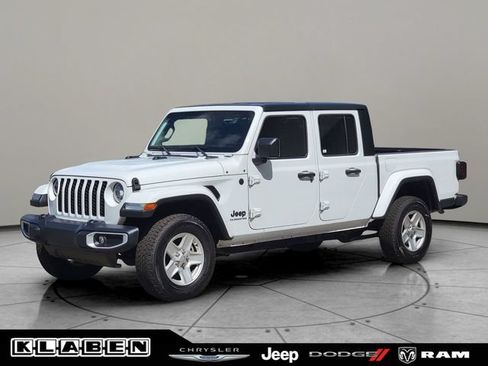 Certified 2022 Jeep Gladiator Sport AWD/4WD image 1
