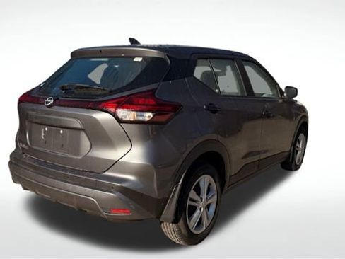 Used 2024 Nissan Kicks S image 9