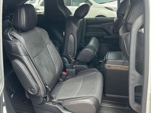 Certified 2025 Toyota Sienna Platinum AWD/4WD image 28