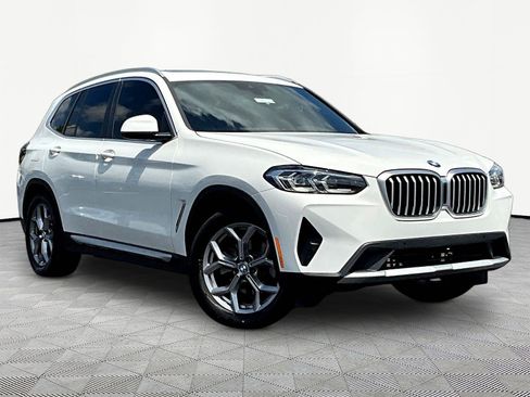 Used 2024 BMW X3 xDrive30i w/ Premium Package AWD/4WD image 3