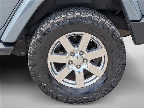 Used 2014 Jeep Wrangler Unlimited Sahara w/ Connectivity Group AWD/4WD image 22