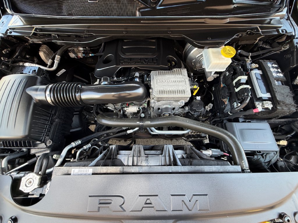 Used 2023 RAM 1500 Laramie AWD/4WD image 9