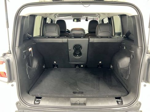 Used 2018 Jeep Renegade Limited w/ Advanced Technology Group FWD image 23