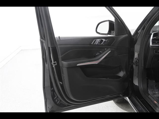 Used 2023 BMW X5 xDrive40i AWD/4WD image 4