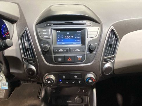 Used 2014 Hyundai Tucson SE image 16
