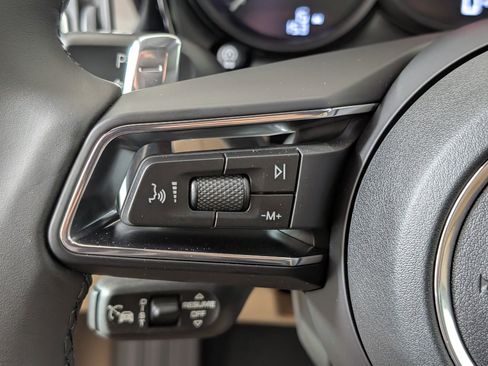 New 2026 Porsche Macan image 21