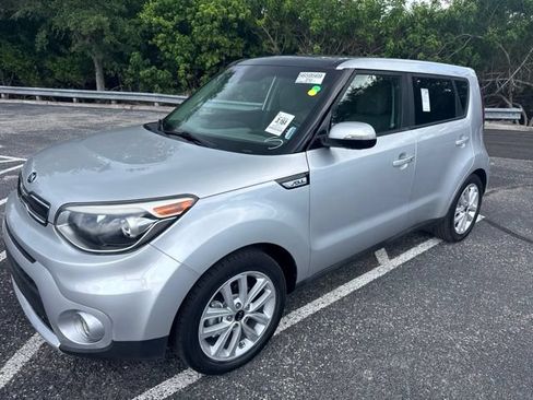 Used 2017 Kia Soul + w/ Primo Package FWD image 1