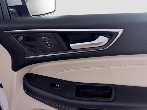 Used 2021 Ford Edge Titanium FWD image 31