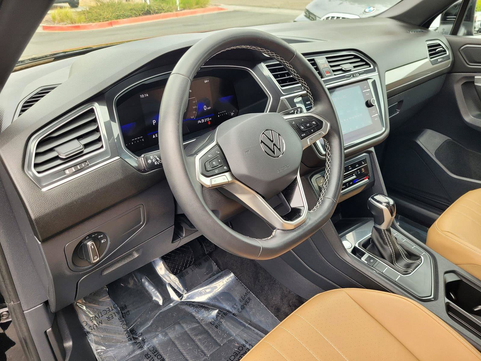 Certified 2023 Volkswagen Tiguan SE FWD image 12