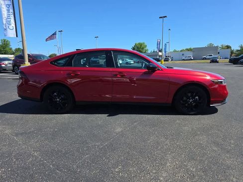 Certified 2025 Honda Accord SE image 2