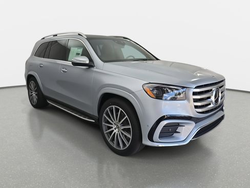 New 2026 Mercedes-Benz GLS 450 4MATIC image 3