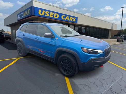 Used 2019 Jeep Cherokee Trailhawk w/ Cold Weather Group AWD/4WD image 4