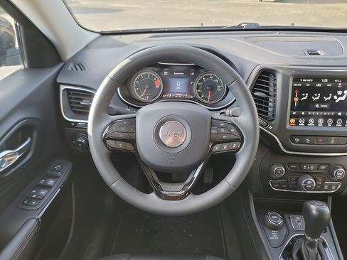 Used 2023 Jeep Cherokee Altitude Lux image 14