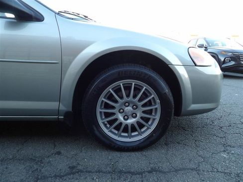 Used 2005 Chrysler Sebring Touring w/ Leather Value Pkg image 9