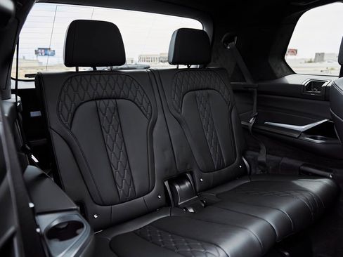 Used 2026 BMW X7 M60i AWD/4WD image 47