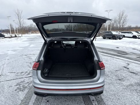 Used 2024 Volkswagen Tiguan SE R-Line image 23