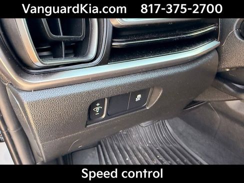 Certified 2025 Kia Sorento S w/ Panoramic Sunroof Package FWD image 16