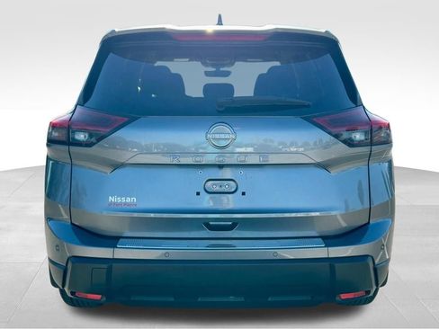 Certified 2025 Nissan Rogue SV image 8