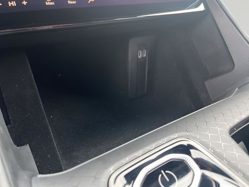 Used 2025 Jeep Wagoneer S Limited image 30