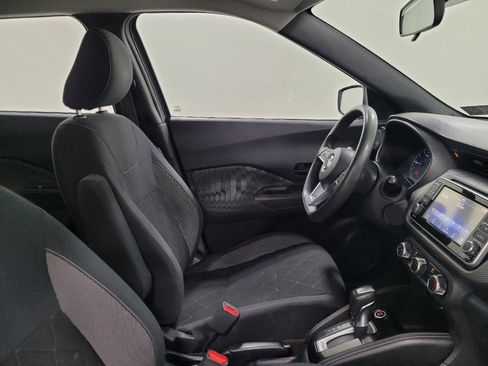 Used 2019 Nissan Kicks S FWD image 21