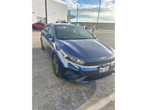 Used 2024 Kia Forte LXS w/ LXS Technology Package image 2