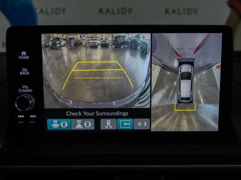 Used 2025 Honda Pilot Elite image 7