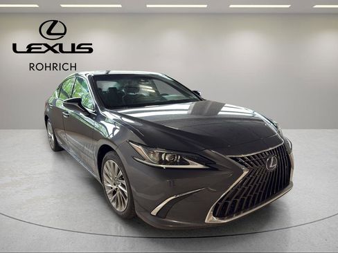 Used 2022 Lexus ES 300h w/ Accessory Package FWD image 4