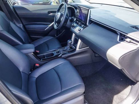 Used 2024 Toyota Corolla Cross XLE image 15