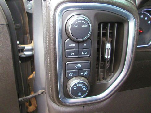 Used 2020 Chevrolet Silverado 1500 LT w/ All-Star Edition AWD/4WD image 19