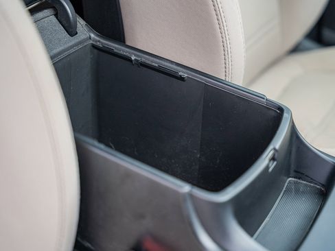 Used 2018 Kia Sorento LX image 11