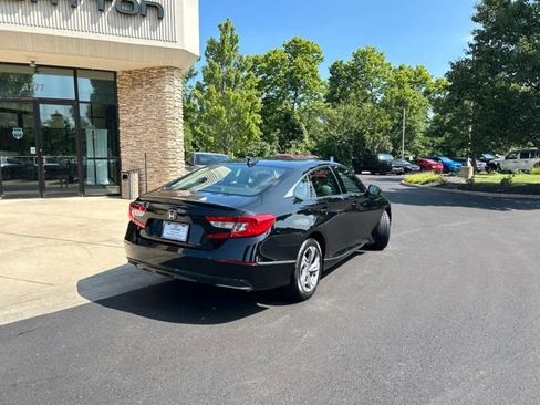 Used 2018 Honda Accord EX-L image 7
