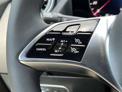 Certified 2025 Mercedes-Benz GLA 250 4MATIC image 30