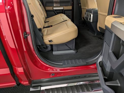 Used 2022 Ford F250 Lariat w/ Chrome Package image 27