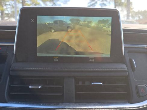 Used 2023 Chevrolet Suburban Premier image 24