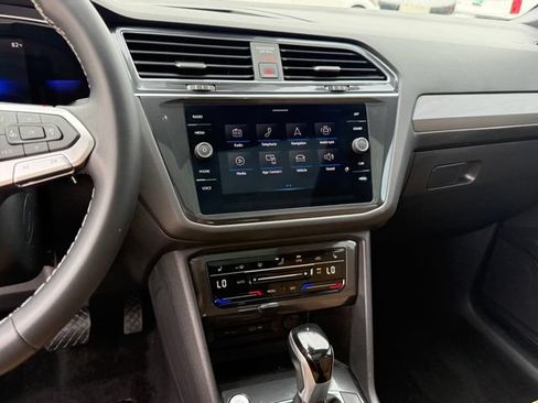 Used 2022 Volkswagen Tiguan SE FWD image 20