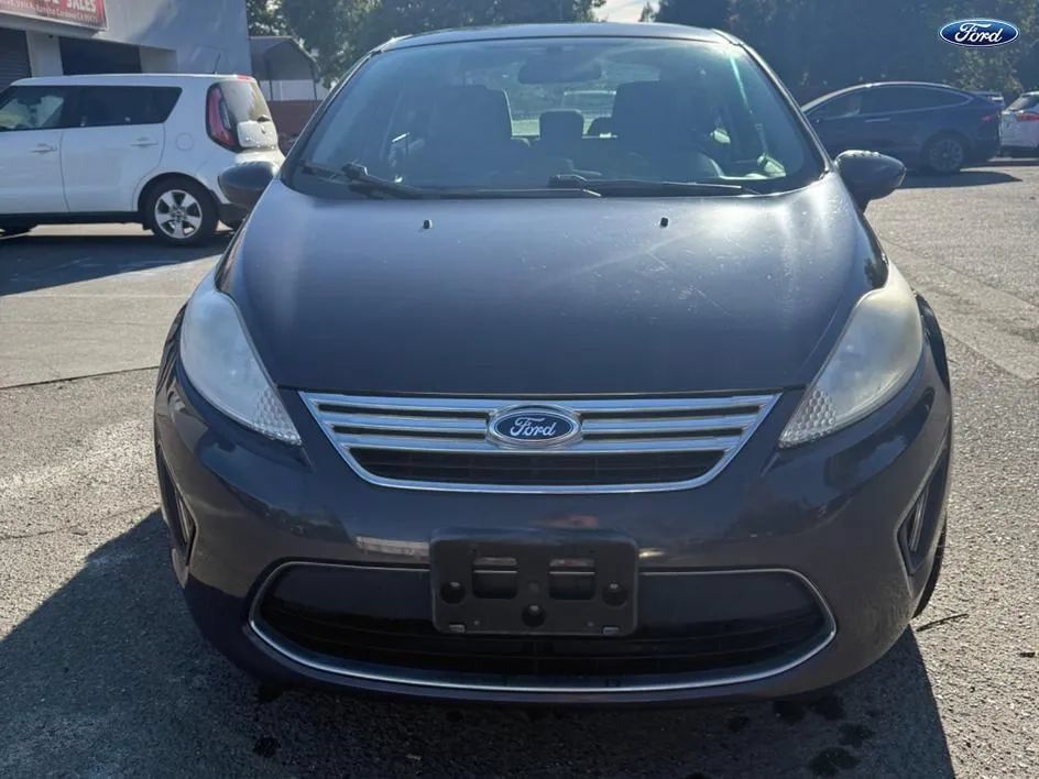 Used 2012 Ford Fiesta SE FWD image 3