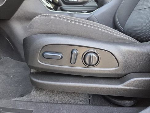 Used 2024 GMC Terrain SLE w/ Driver Convenience Package FWD image 26