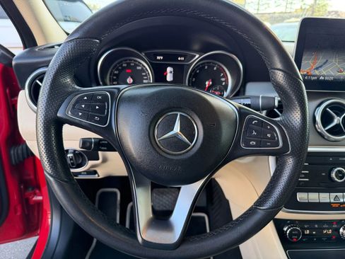 Used 2018 Mercedes-Benz GLA 250 4MATIC image 40