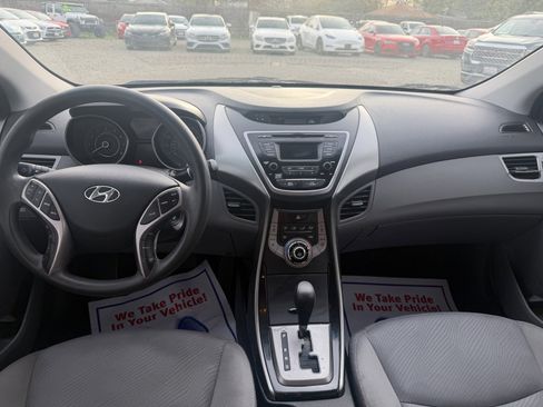 Used 2013 Hyundai Elantra GLS w/ Preferred Pkg image 15